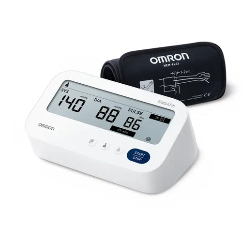 Blodtrycksmätare Omron M3 Comfort AFib tillsammans med överarmsmanschett.